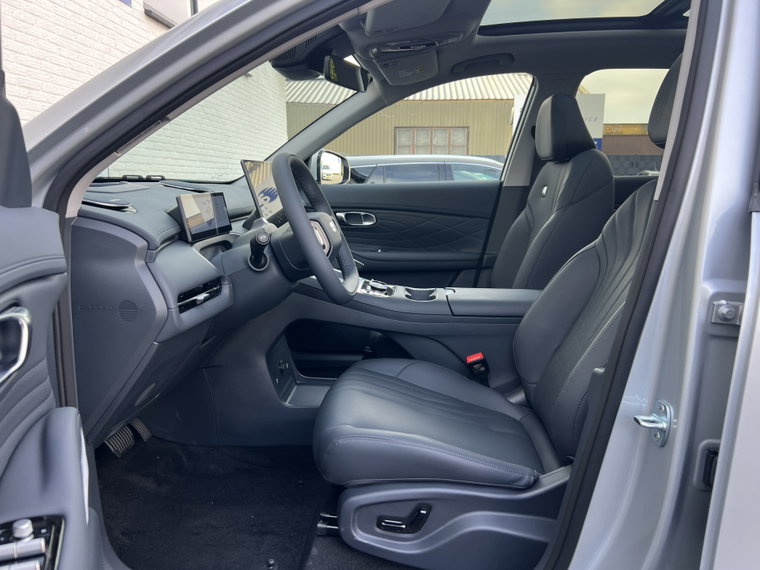 Vehicle Image 23
