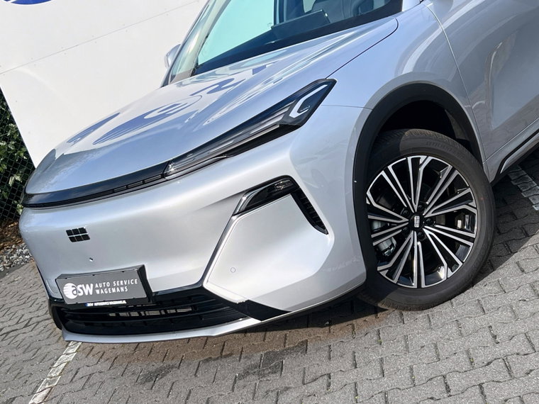 Vehicle Image 32