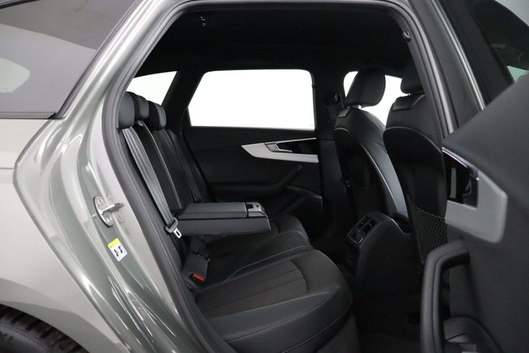 Vehicle Image 39