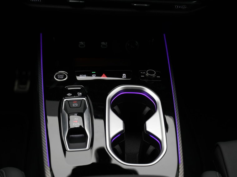 Vehicle Image 28