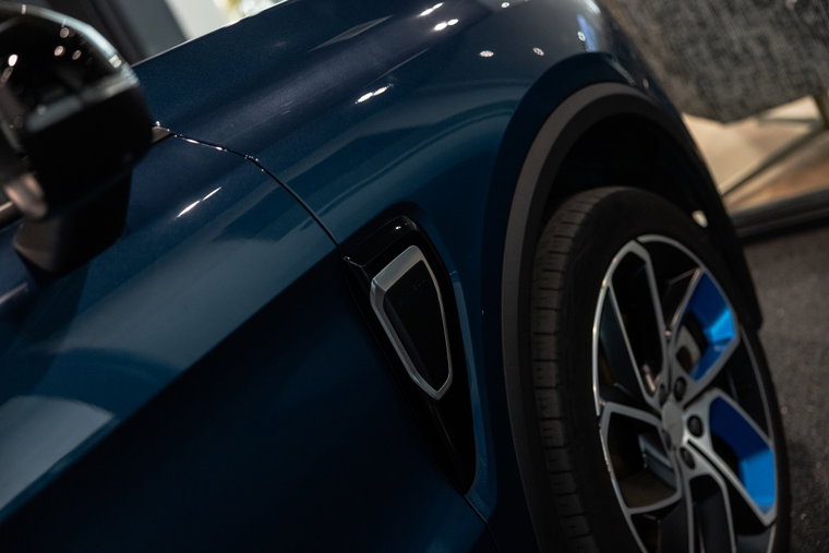 Vehicle Image 18