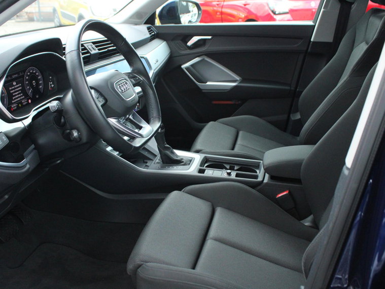 Vehicle Image 38