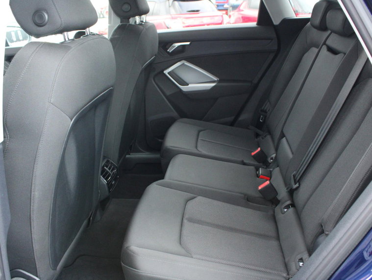 Vehicle Image 39