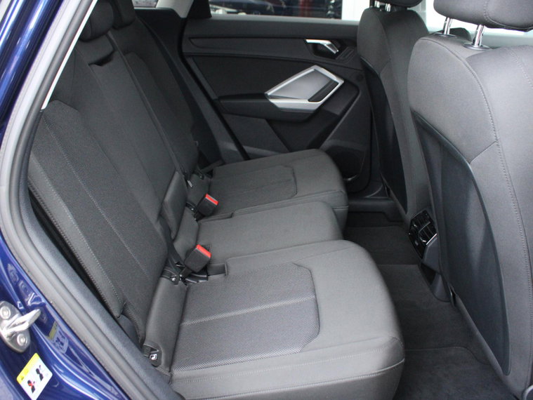 Vehicle Image 40