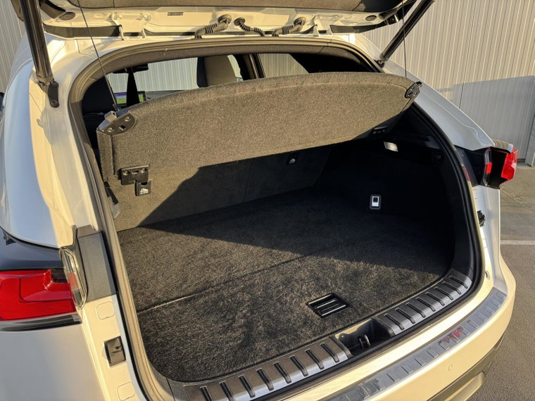 Vehicle Image 17