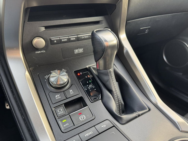 Vehicle Image 24