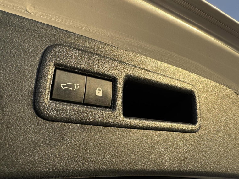 Vehicle Image 38