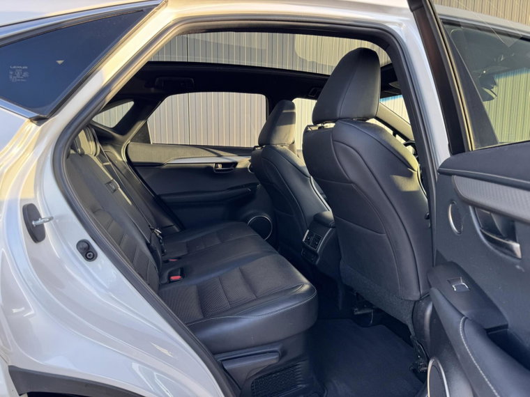 Vehicle Image 45