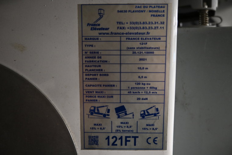 Vehicle Image 25