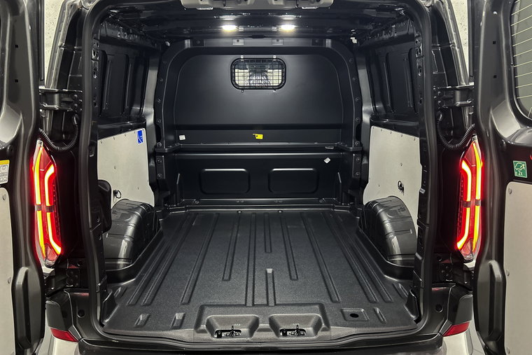 Vehicle Image 30