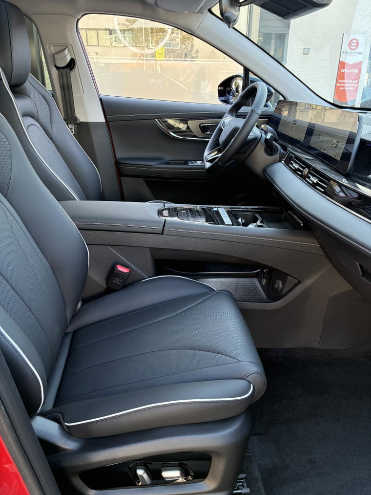 Vehicle Image 18