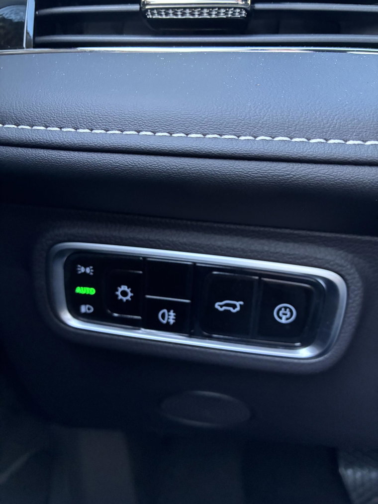 Vehicle Image 36