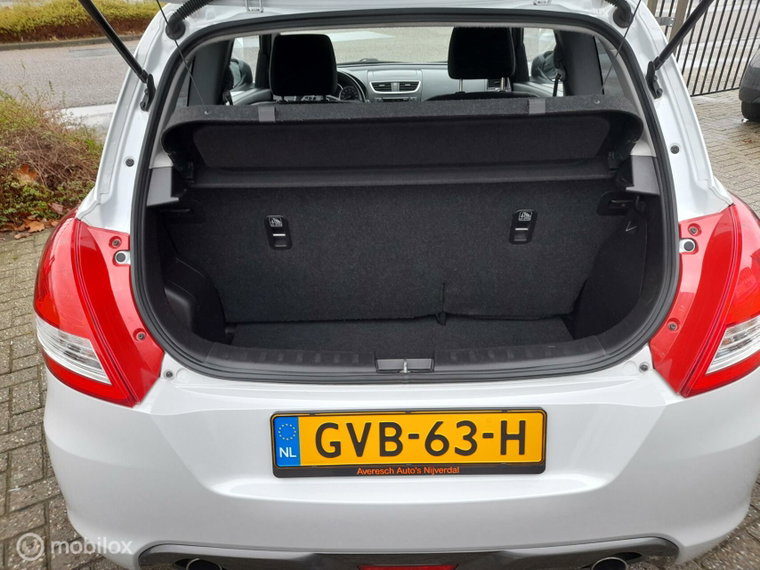 Vehicle Image 12