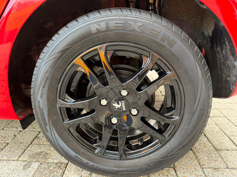 Vehicle Image 16