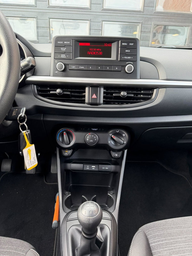 Vehicle Image 28