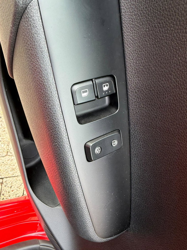 Vehicle Image 33
