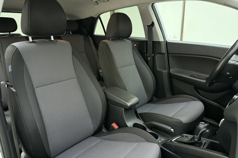 Vehicle Image 13