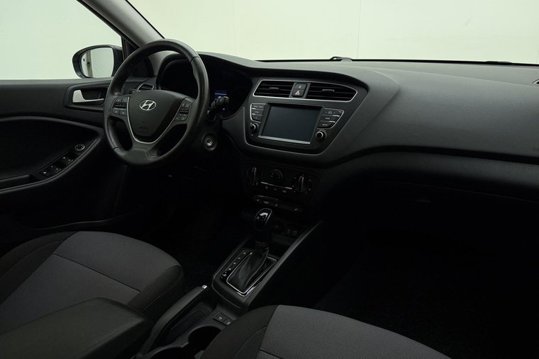 Vehicle Image 15