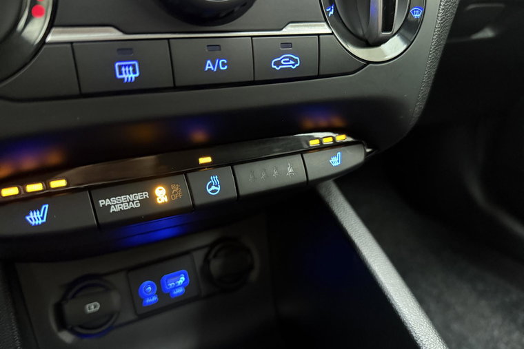 Vehicle Image 26