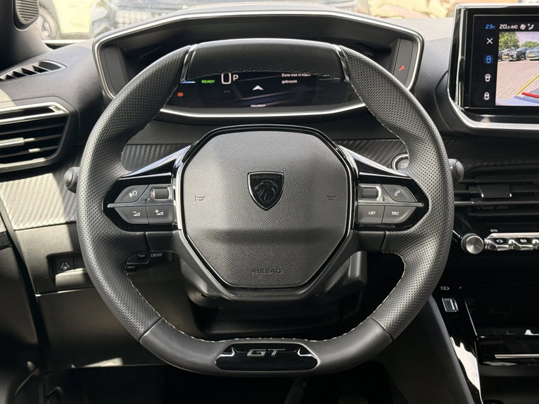 Vehicle Image 25