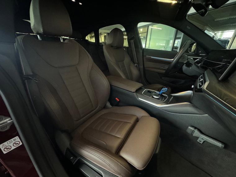 Vehicle Image 37