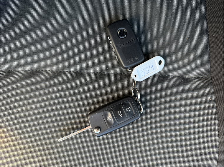 Vehicle Image 28