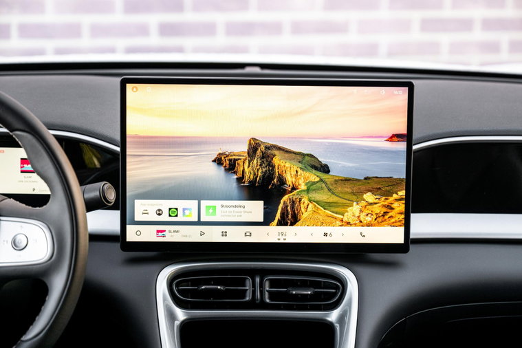 Vehicle Image 12