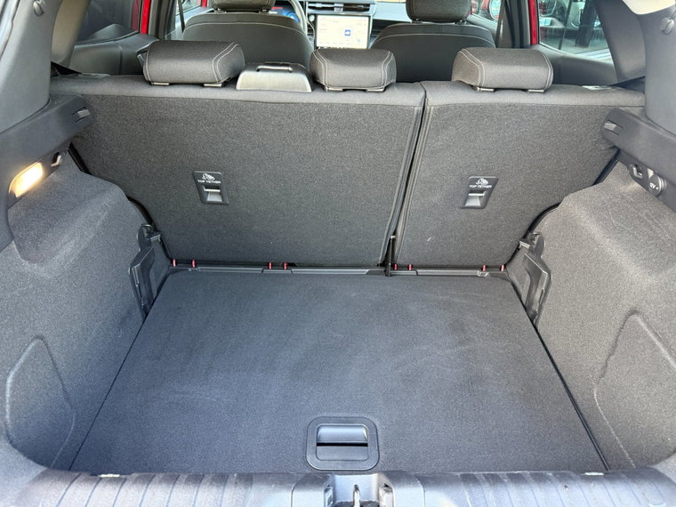 Vehicle Image 25
