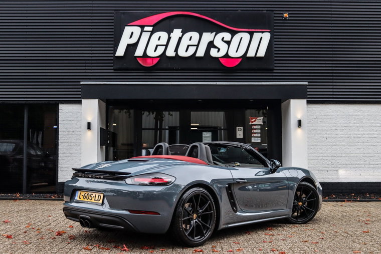 Vehicle Image 15