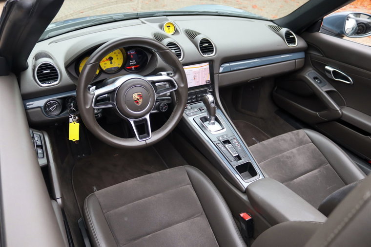 Vehicle Image 18