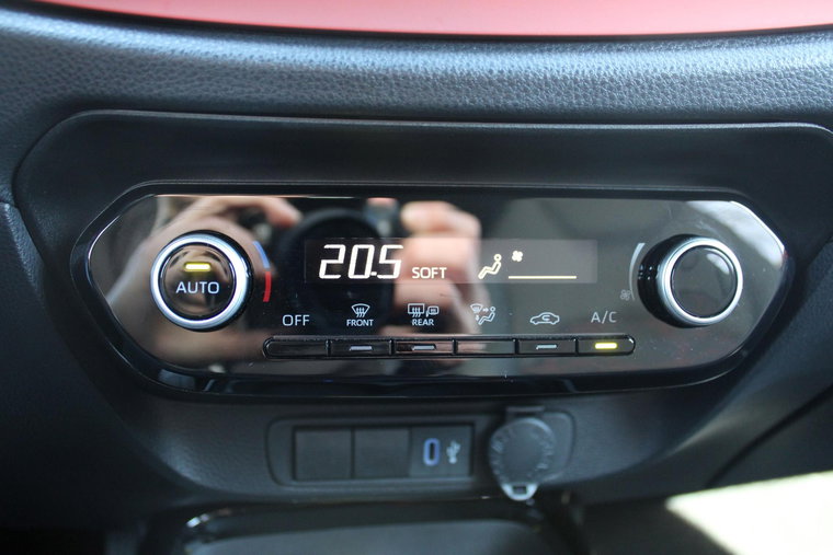 Vehicle Image 25