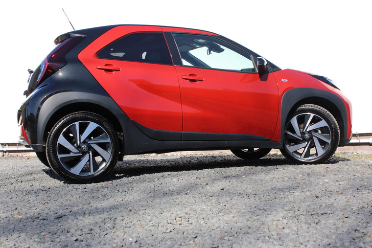 Vehicle Image 9