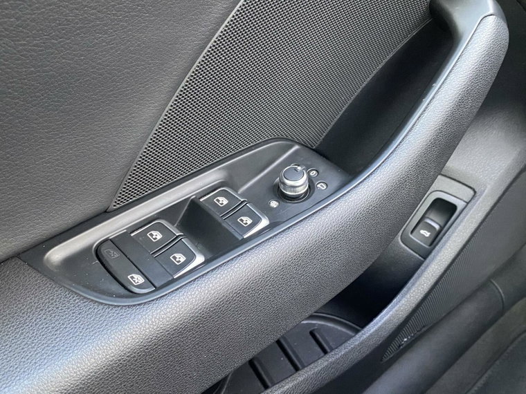 Vehicle Image 26