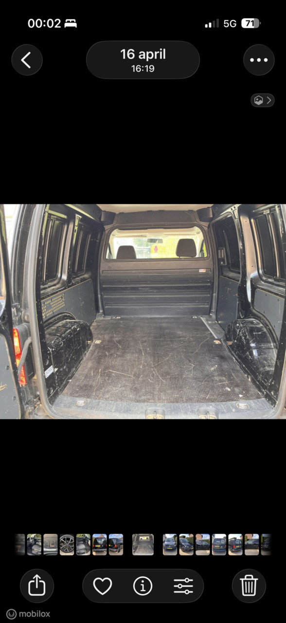 Vehicle Image 9