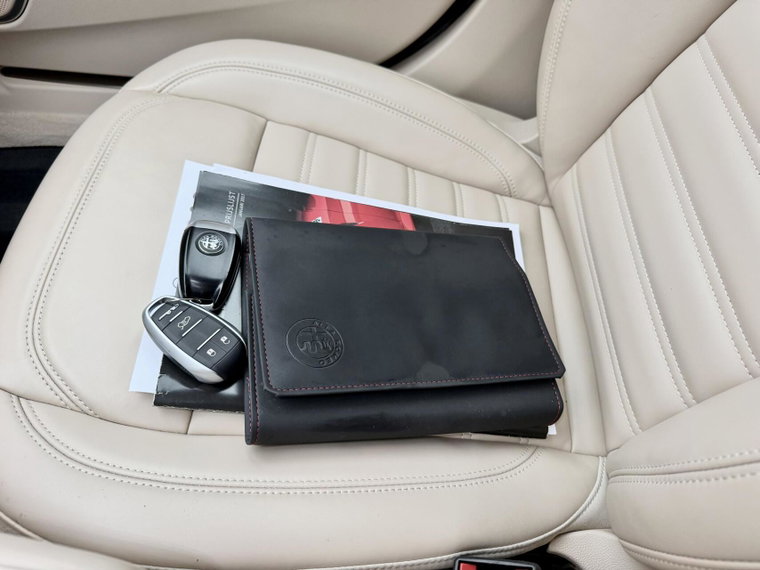 Vehicle Image 35