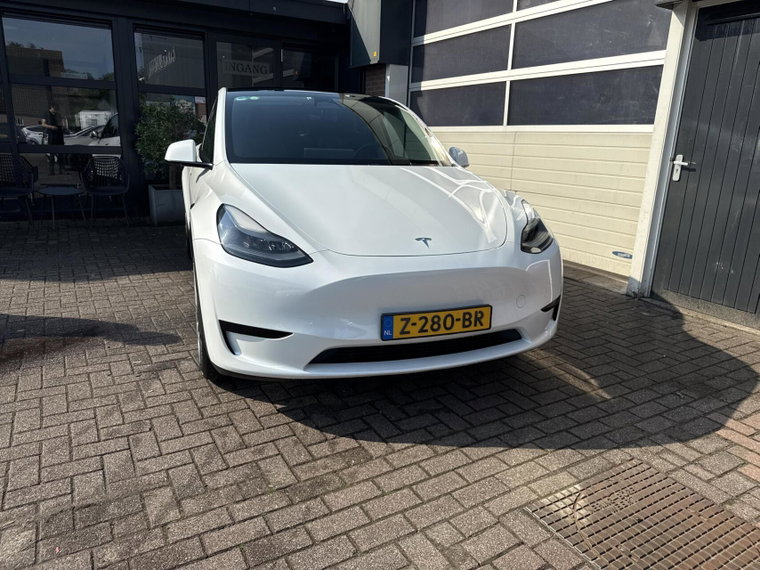 Vehicle Image 8