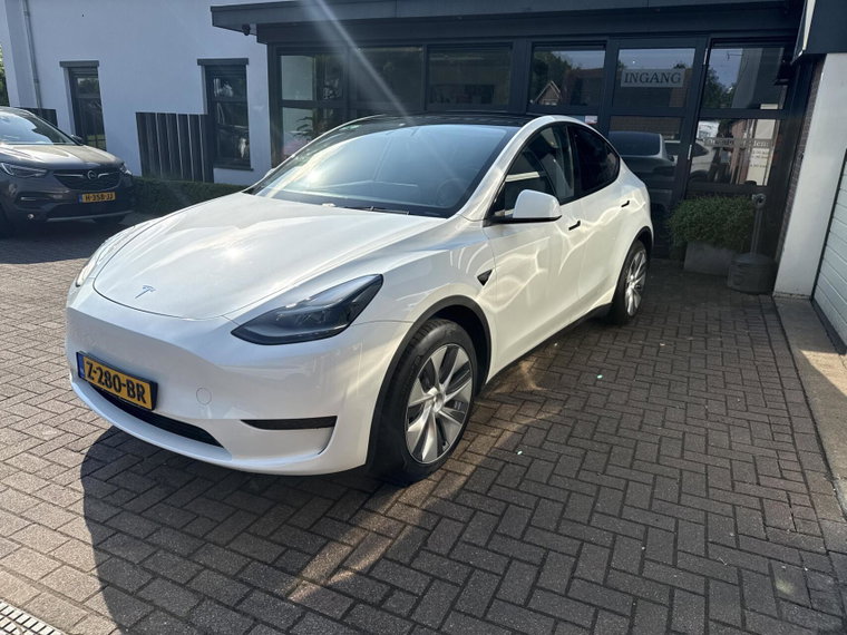 Vehicle Image 9