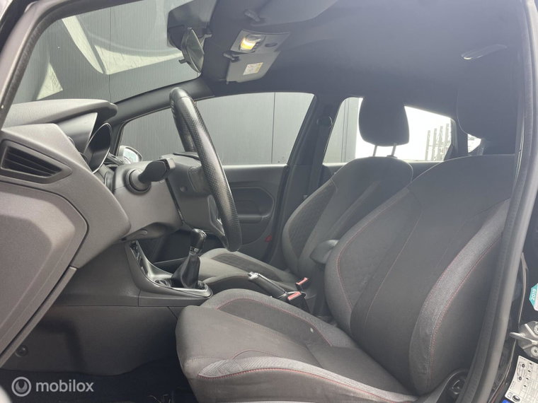 Vehicle Image 16