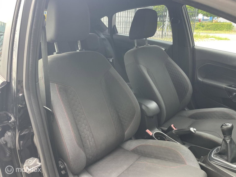 Vehicle Image 17