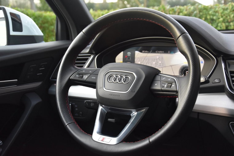 Vehicle Image 22