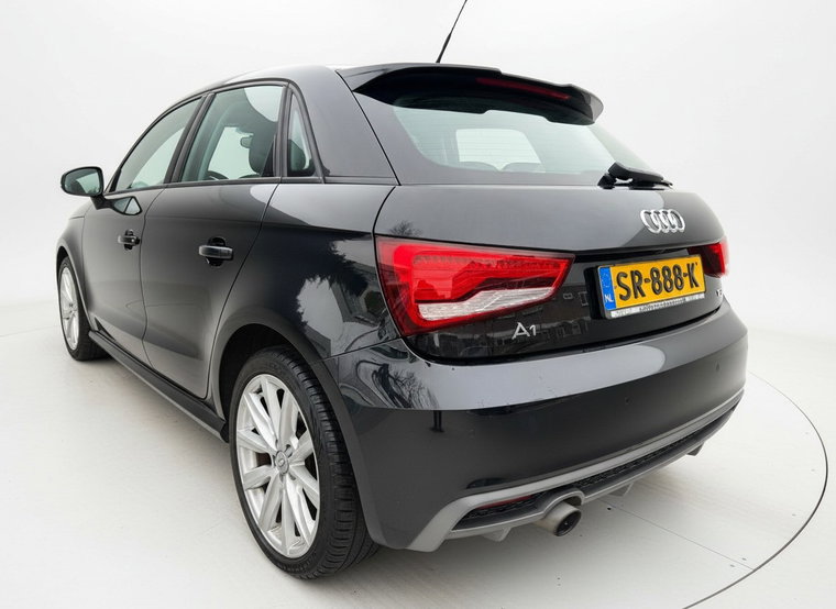 Vehicle Image 6