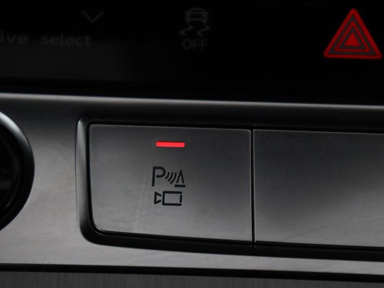 Vehicle Image 28