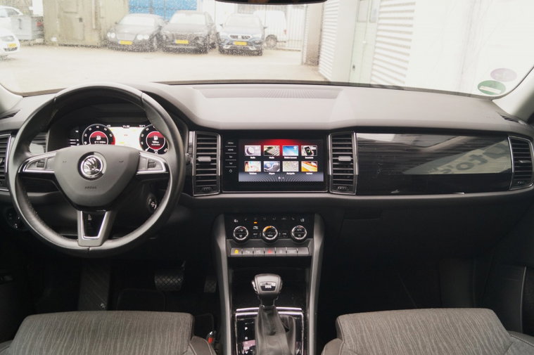 Vehicle Image 10