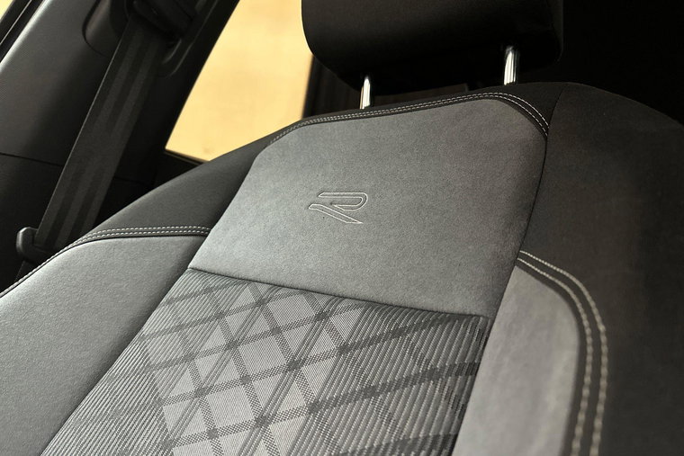 Vehicle Image 17