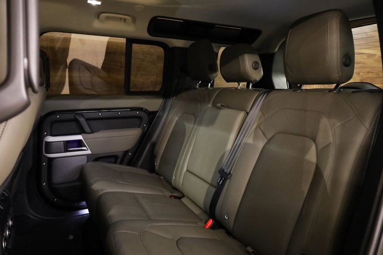 Vehicle Image 11