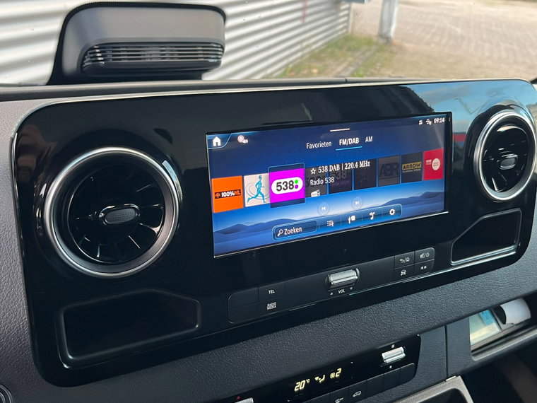Vehicle Image 30