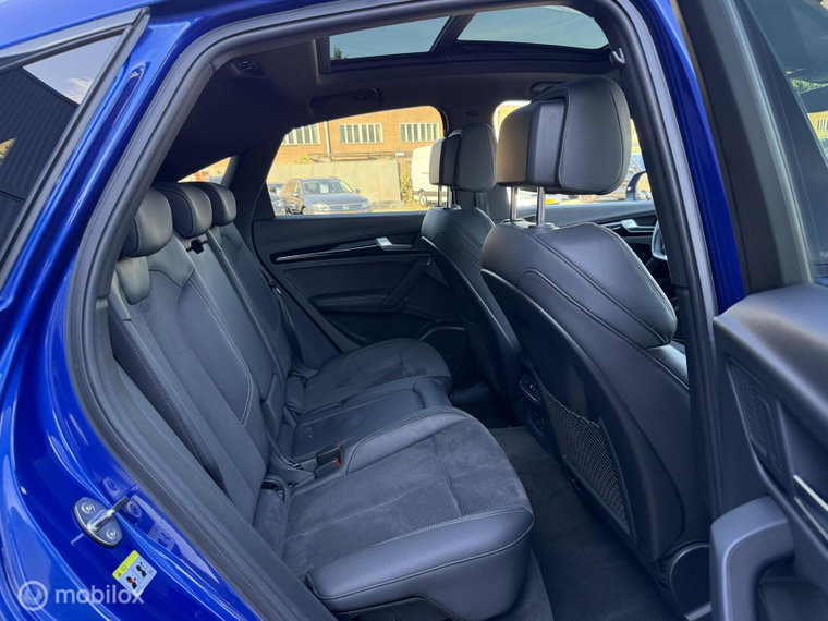 Vehicle Image 25
