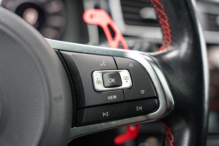 Vehicle Image 25