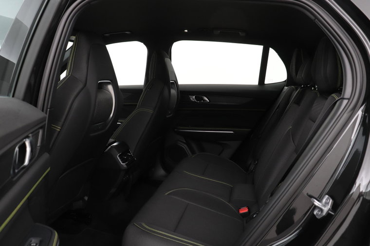 Vehicle Image 38