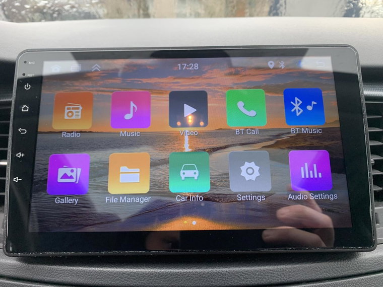 Vehicle Image 9